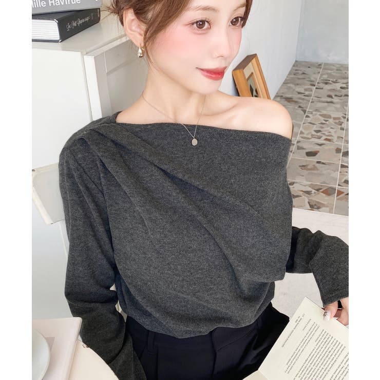 チャコールグレー | オフショルドレープニットソープルオーバー | moment+