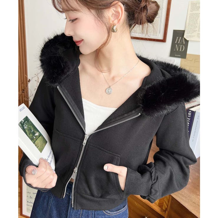 ブラック | ファーフードダブルジップショートパーカー | moment+