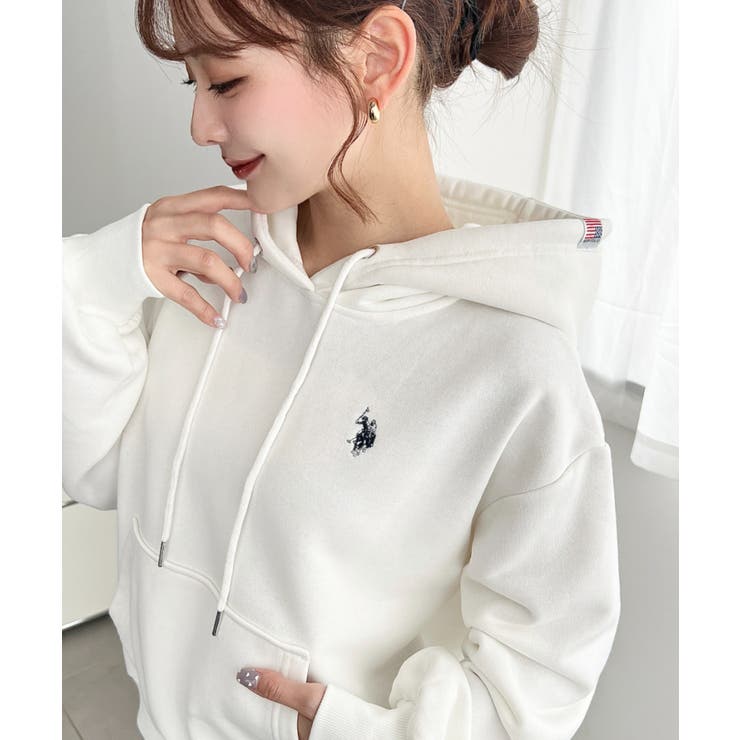 アイボリー | U.S.POLO ASSN.ワンポイント刺繍ショート丈パーカー | moment+