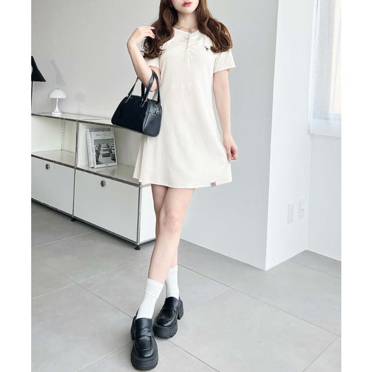 U.S.POLO ASSN.ワンポイント刺繍ギャザーヘンリーVネック半袖ワンピ | moment+ | 詳細画像6 