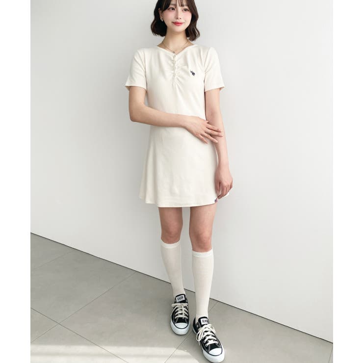 U.S.POLO ASSN.ワンポイント刺繍ギャザーヘンリーVネック半袖ワンピ | moment+ | 詳細画像10 