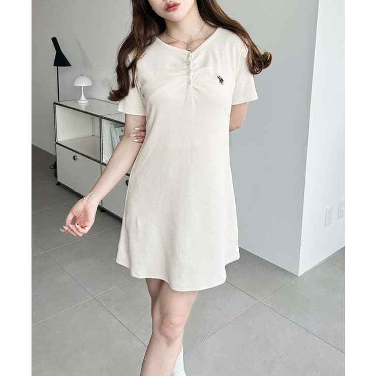 U.S.POLO ASSN.ワンポイント刺繍ギャザーヘンリーVネック半袖ワンピ | moment+ | 詳細画像3 