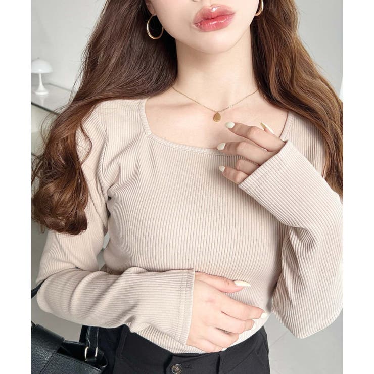 グレイッシュベージュ | デコルテスクエアネック長袖リブトップス | moment+