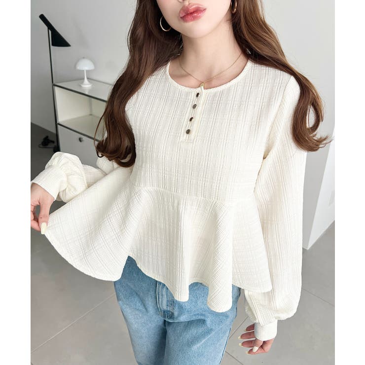 ナチュラル | ブロックジャガードヘンリーネック長袖ペプラムブラウス | moment+