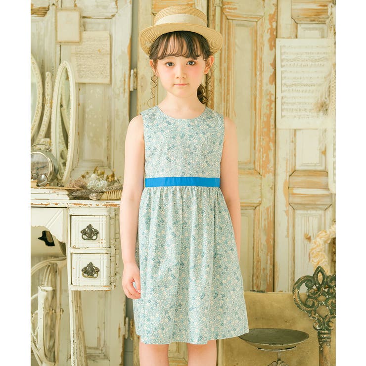 【値下げ済み】 ❤︎1枚で完結❤︎モンクレール　ニットワンピース　子供服 値下げ済み】 ︎1枚で完結︎モンクレール ニットワンピース 子供服