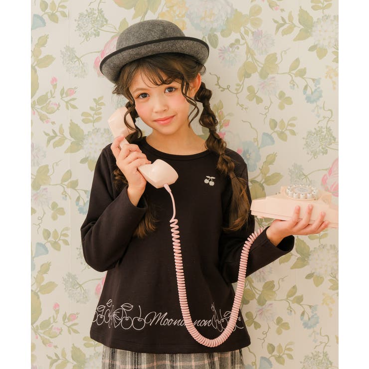 子供服 女の子 トレーナー 秋冬 長袖 ベビー キッズ ジュニア おんなのこ 普段着 お出かけ着 さくらんぼ リボン 刺繍 ブラック アイボリー 90cm 100cm 110cm 120cm 130cm 140cm 150cm 160cm 2歳 3歳 4歳 5歳 6歳 7歳 8歳 9歳 10歳 11歳 12歳 13歳 【むーのんのん moononnon】