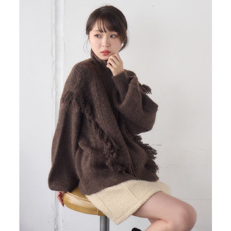 NATURAL BEAUTY BASIC｜ゴールドボタンフォルムニット