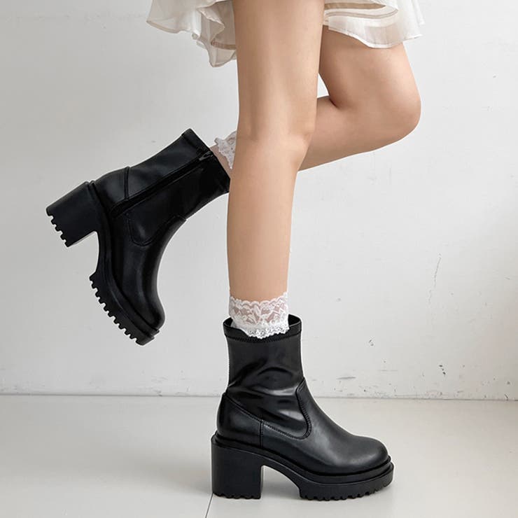 ブラック | 軽量厚底 ヒールアップ  フィット ストレッチ ショートブーツ 2643 | Shoes in Closet