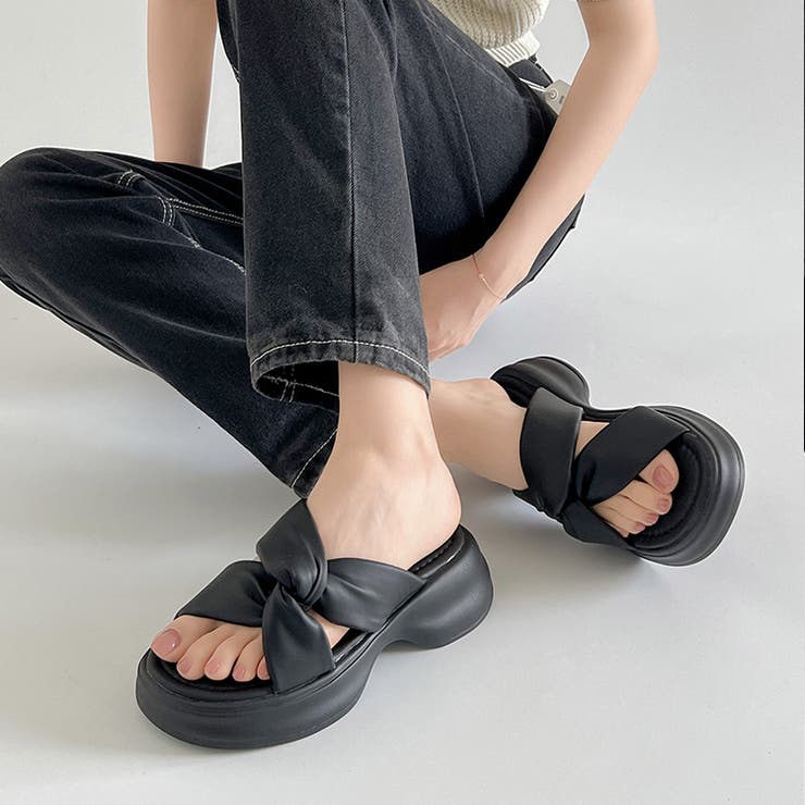 ブラック/ブラック | 厚底 サイド クロスベルト やわらか ミュール サンダル 5995 | Shoes in Closet