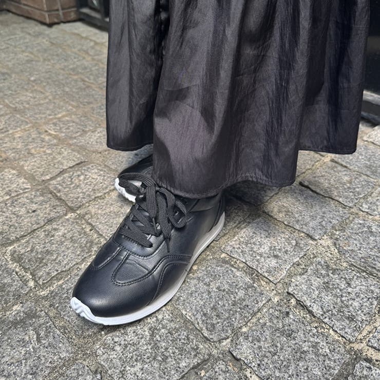 ブラック | 超軽量 フラットソール レースアップスニーカー 995 | Shoes in Closet