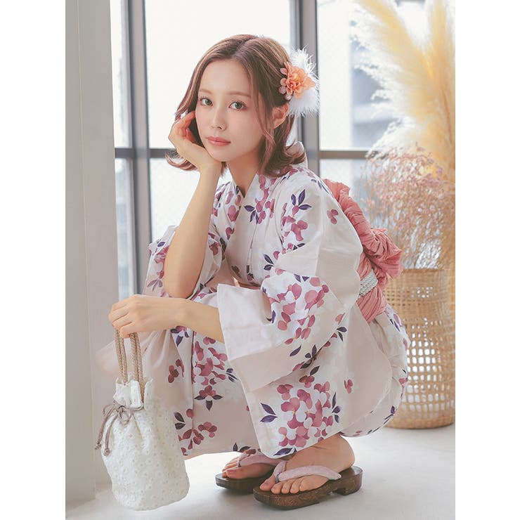 新品　レトロ　レディース　浴衣　セット　身丈153cm　白　リーフ　兵児帯　黄緑 新品 レトロ レディース 浴衣 セット 身丈153cm 白 リーフ