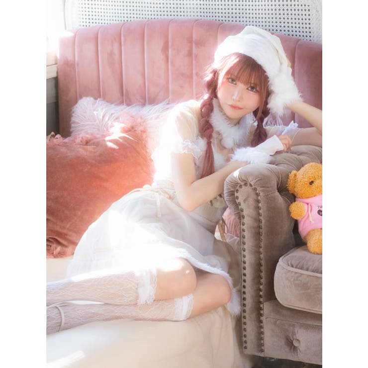 リボン×ファー×ハートボタンで愛らしさ満点！映え系ホワイトサンタコーデ | my minette | 詳細画像3 