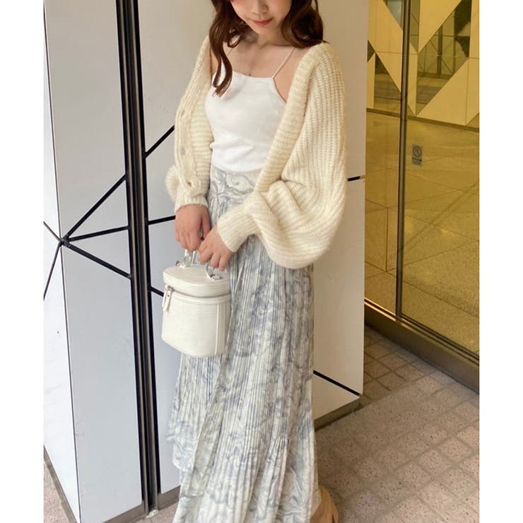 袖つき、モードな好感度スカート