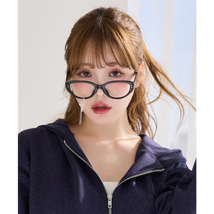 ブラック | 【one after another】チャーム付き伊達メガネ/レンズなし | NICE CLAUP / OLIVE des OLIVE　OUTLET