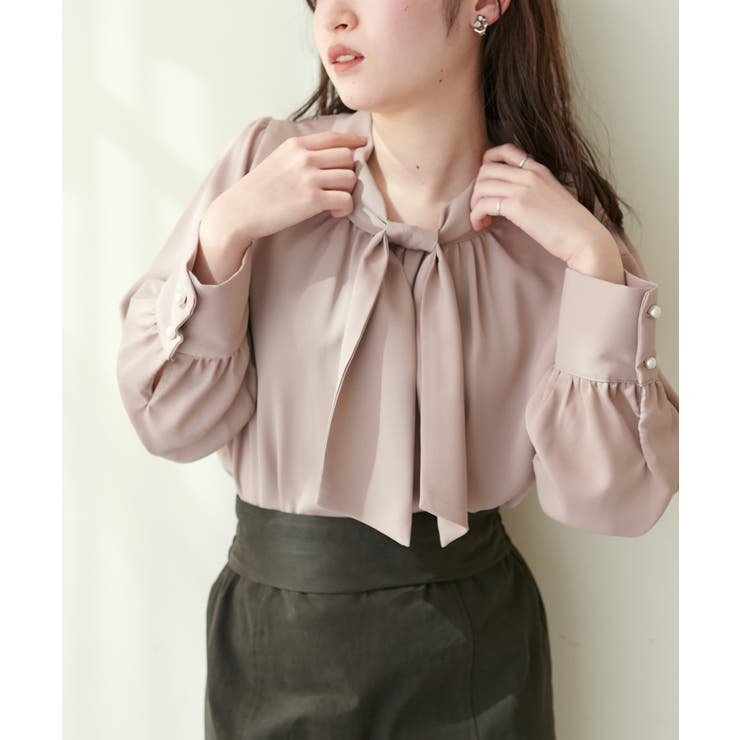 【natural couture】袖口パールノット結びボータイブラウス | NICE CLAUP / OLIVE des OLIVE　OUTLET | 詳細画像2 