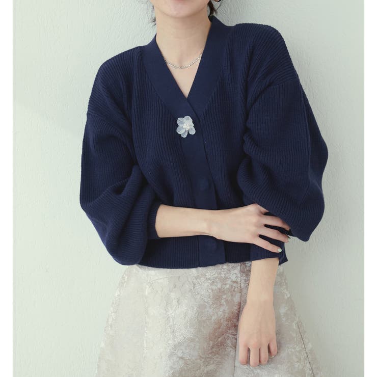 natural couture】お花ボタンVネックニットカーデ[品番