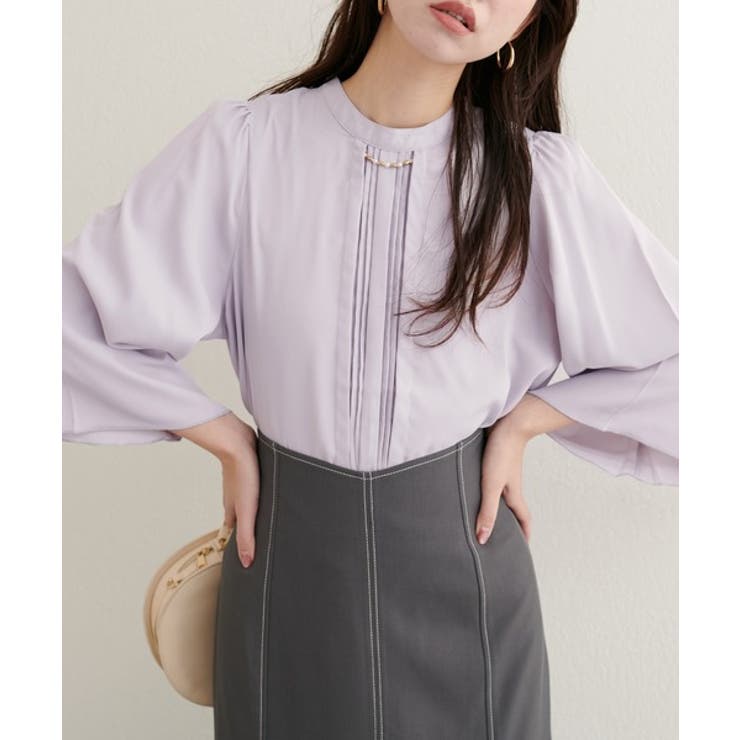 【natural couture】メタルチャーム付き7分袖フレア袖ブラウス | NICE CLAUP / OLIVE des OLIVE　OUTLET | 詳細画像1 