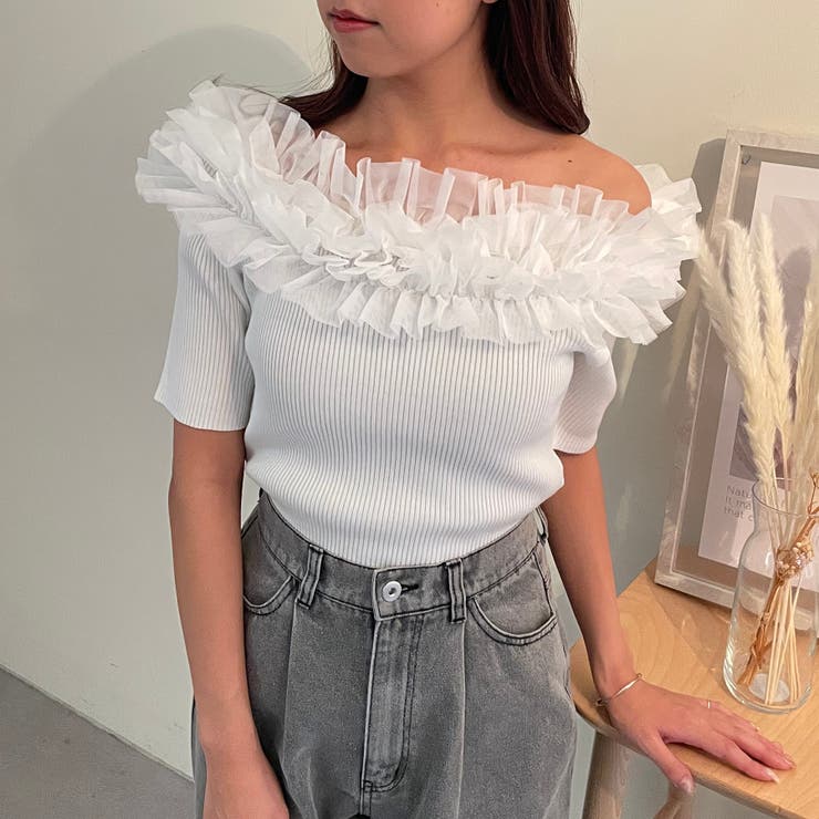 美品SNIDELウール混クロップドパフスリーブフリルカラータートルネックアイボリ SNIDEL ニット セーター 「WEB限定カラーあり」バイカラー