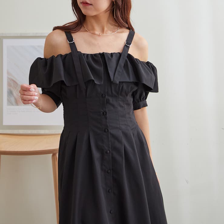 韓国人気 ORDINARY HOLIDAY OFF SHOULDER ONE PIECE チャコール off shoulder shirring dress（その他ワンピース）｜célon