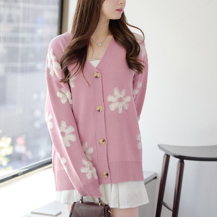 えみりさん専用♡pinkフラワーキラキラカーディガン 総針編み・Vネックボタンカーディガン/DoCLASSE