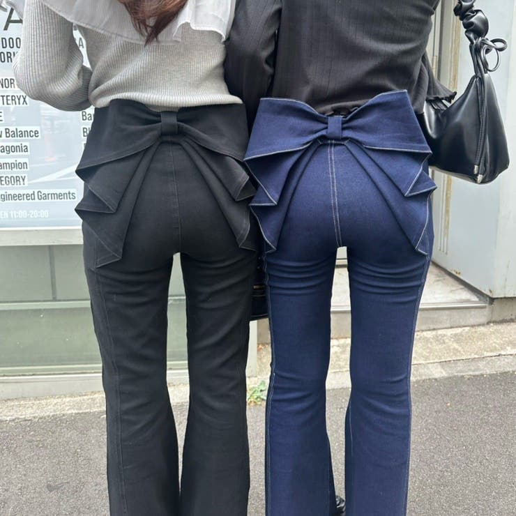 【3サイズ展開】後ろ姿まで可愛い、リボンデニムフレアパンツ | RMAF　NICE CLAUP / OLIVE des OLIVE | 詳細画像1 