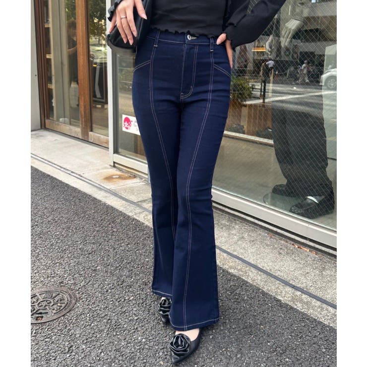 【3サイズ展開】後ろ姿まで可愛い、リボンデニムフレアパンツ | RMAF　NICE CLAUP / OLIVE des OLIVE | 詳細画像3 