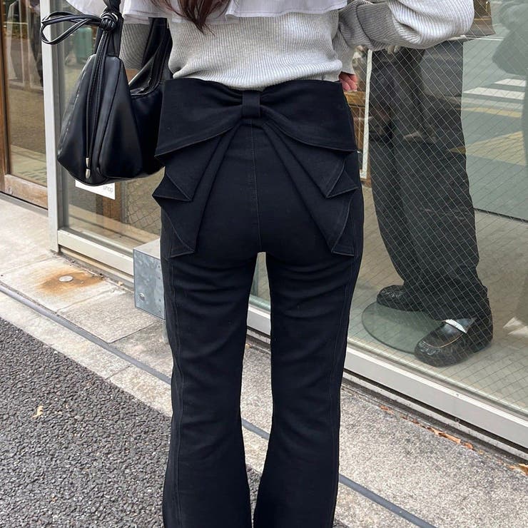 ブラック | 【3サイズ展開】後ろ姿まで可愛い、リボンデニムフレアパンツ | RMAF　NICE CLAUP / OLIVE des OLIVE