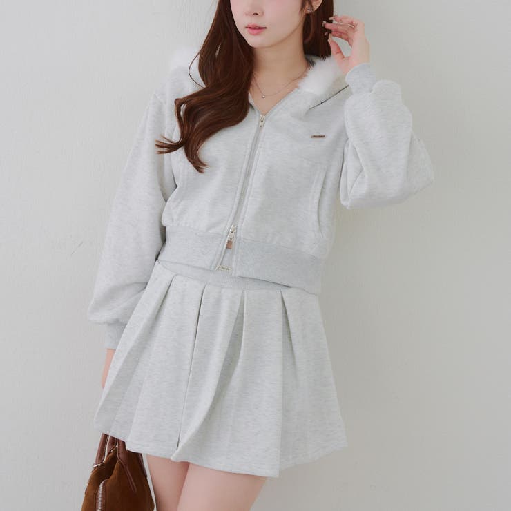 オートミール | 【セットアップ】空港コーデにおすすめ ファーパーカー×ミニスカート or | RMAF　NICE CLAUP / OLIVE des OLIVE