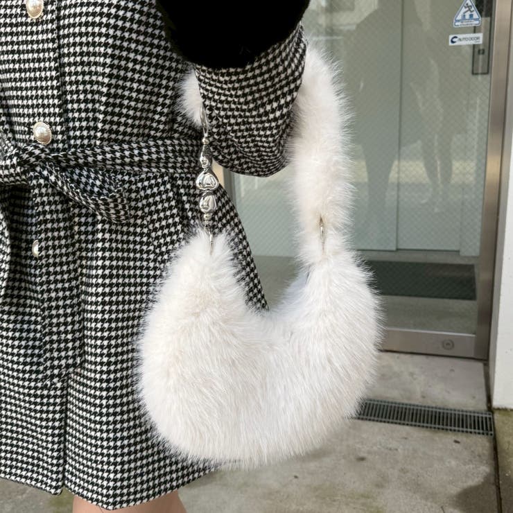 アイボリー | ふわふわファーハートバッグ | RMAF　NICE CLAUP / OLIVE des OLIVE