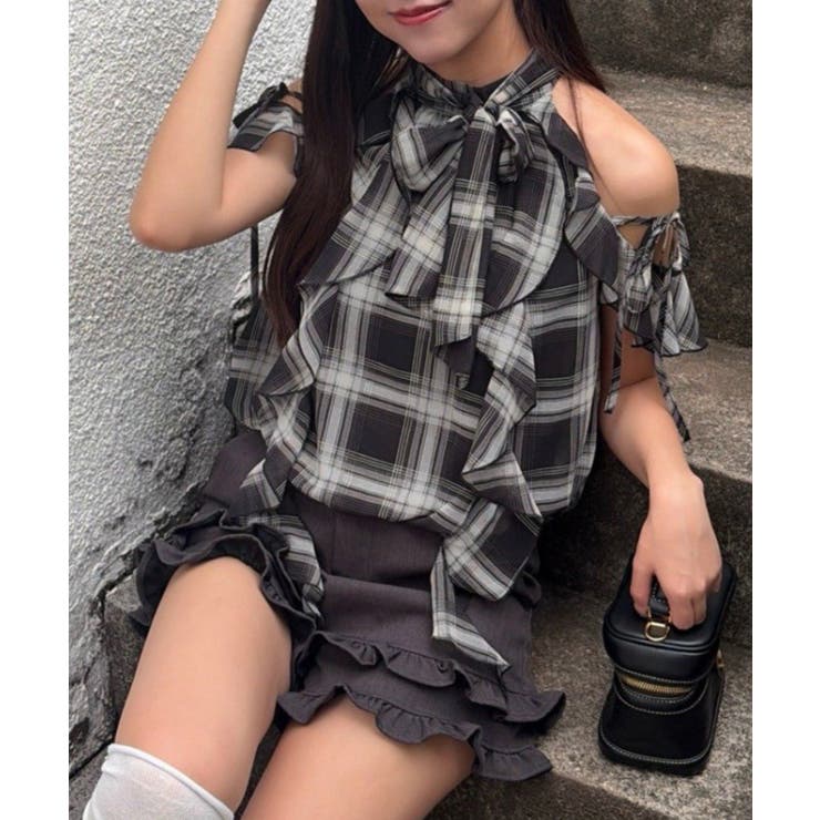 ラッフルフリル肩開きブラウス[品番：OLOW0018657]｜RMAF NICE CLAUP