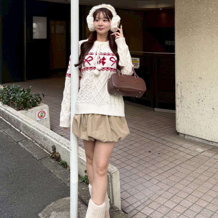 ポンポン付き カウチン風ニットプルオーバー | RMAF　NICE CLAUP / OLIVE des OLIVE | 詳細画像3 