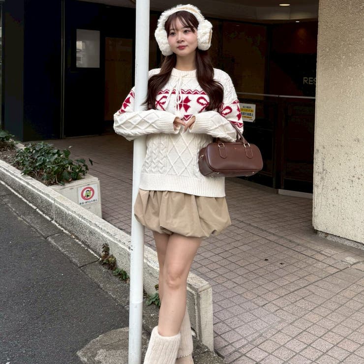 ポンポン付き カウチン風ニットプルオーバー | RMAF　NICE CLAUP / OLIVE des OLIVE | 詳細画像4 