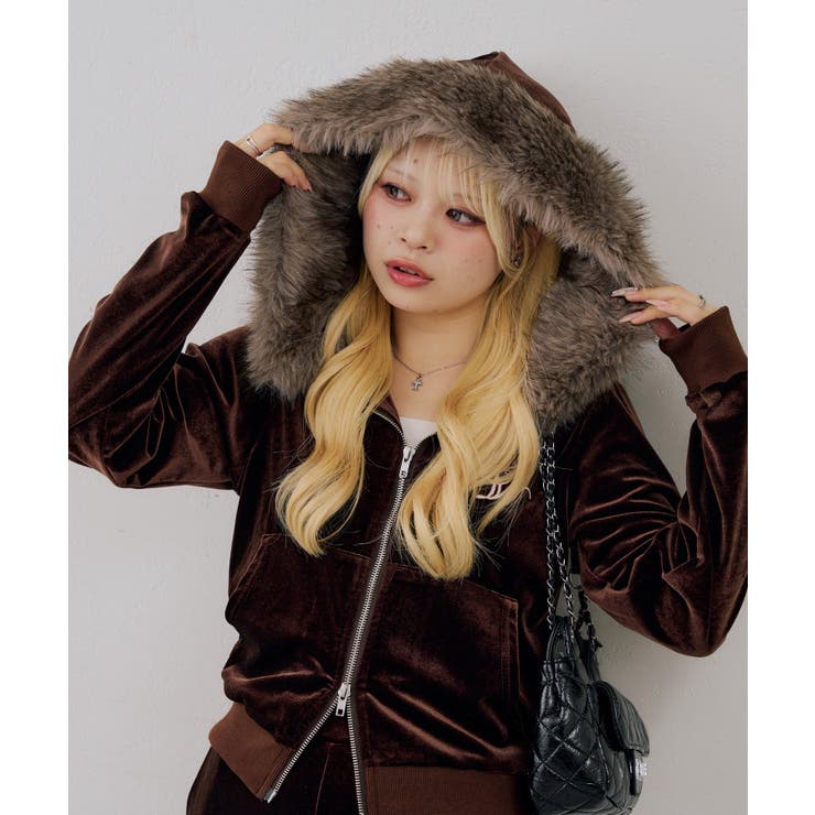 美品♡フォクシー パワーショルダーパーカー ベロア 羽織り ダークブラウン L セットアップ対応】フェイクファー付ベロアパーカー[品番：OLOW0019699
