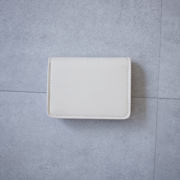 新作！新品・パッと見白いナチュラル×オリーブの二つ折り財布 新作！新品・パッと見白いナチュラル×オリーブの二つ折り財布