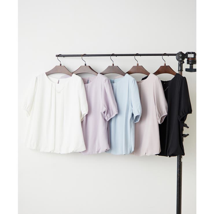 【Web限定】取り外し可能◎チャーム付き裾バルーンブラウス | NICE CLAUP / OLIVE des OLIVE　OUTLET | 詳細画像1 