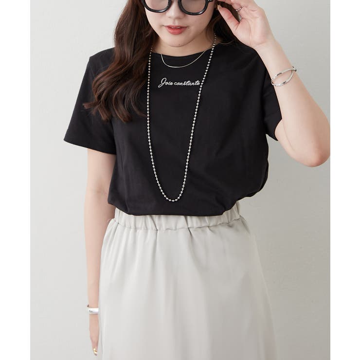 シンプルで着回しやすい、プレート付ロゴTシャツ | RMAF　NICE CLAUP / OLIVE des OLIVE | 詳細画像10 