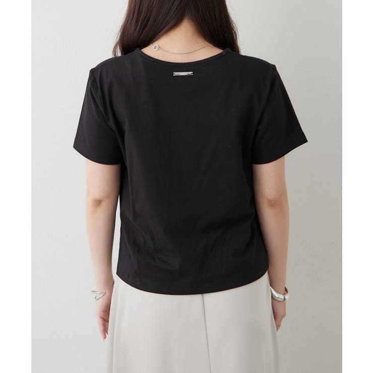 シンプルで着回しやすい、プレート付ロゴTシャツ | RMAF　NICE CLAUP / OLIVE des OLIVE | 詳細画像18 