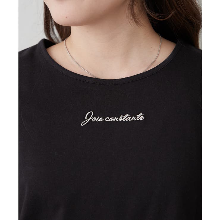 シンプルで着回しやすい、プレート付ロゴTシャツ | RMAF　NICE CLAUP / OLIVE des OLIVE | 詳細画像20 