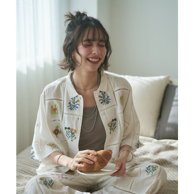 【nane】セットアップ対応 刺繍ブラウス | RMAF　NICE CLAUP / OLIVE des OLIVE | 詳細画像1 