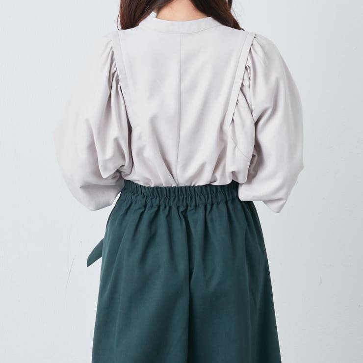 motto kuma ヘキサ　ダークオリーブ　dark olive アソート前後2WAY色々釦ブラウス[品番：OLOW0011213]｜RMAF