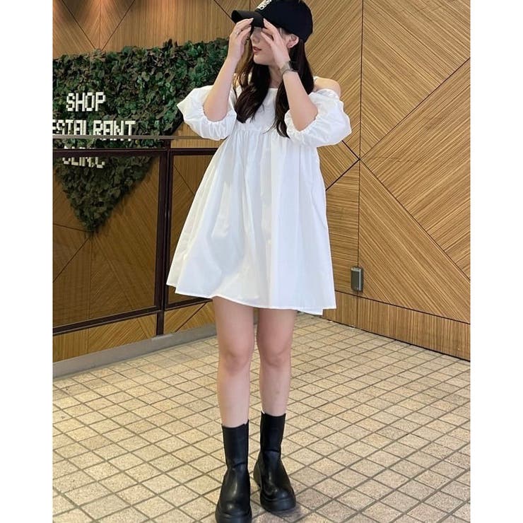 上品✭オフショルミニ丈ワンピース✭夏のお出かけデートに最適