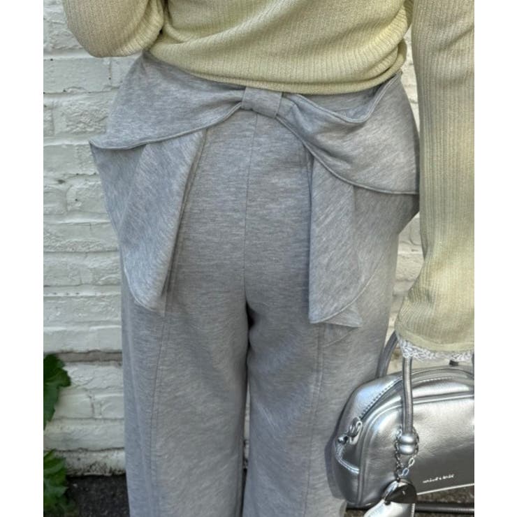 後ろ姿までかわいい！リボン付きバレルカットパンツ | NICE CLAUP / OLIVE des OLIVE　OUTLET | 詳細画像3 