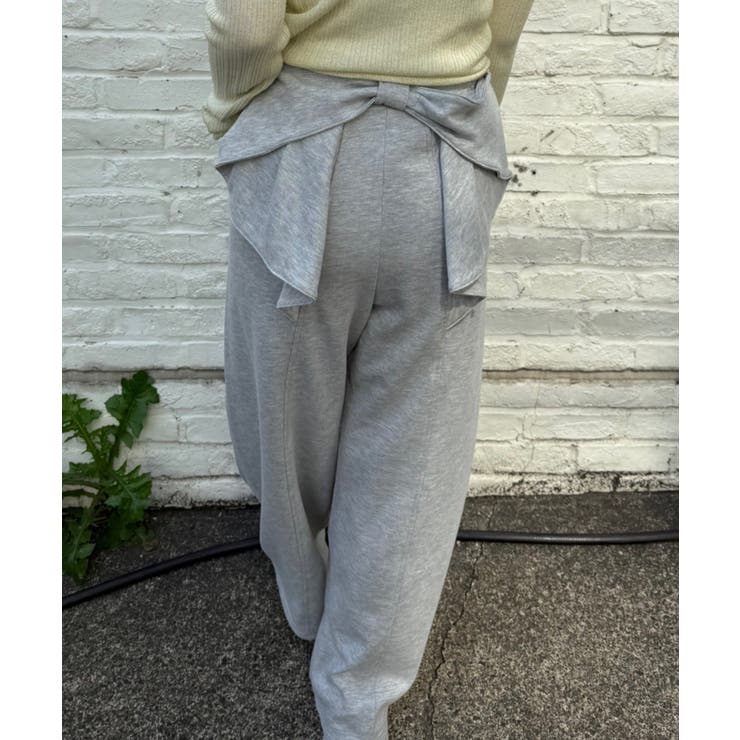 後ろ姿までかわいい！リボン付きバレルカットパンツ | NICE CLAUP / OLIVE des OLIVE　OUTLET | 詳細画像6 