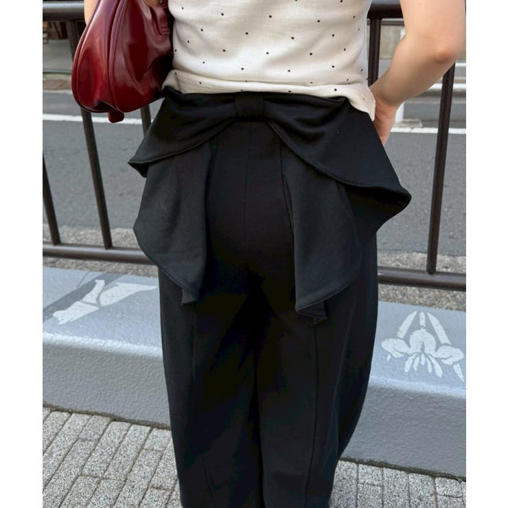 ブラック | 後ろ姿までかわいい！リボン付きバレルカットパンツ | NICE CLAUP / OLIVE des OLIVE　OUTLET