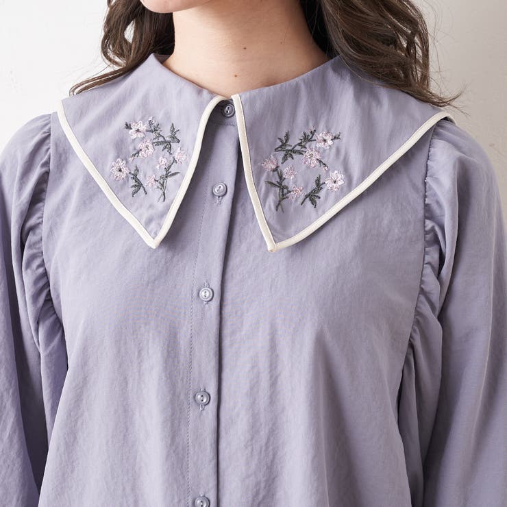 衿刺繍入りボリュームスリーブブラウス