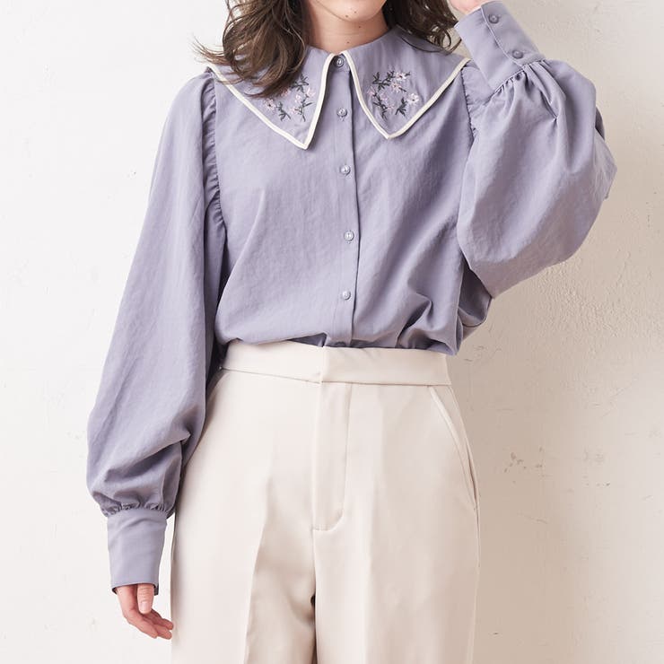 衿刺繍入りボリュームスリーブブラウス