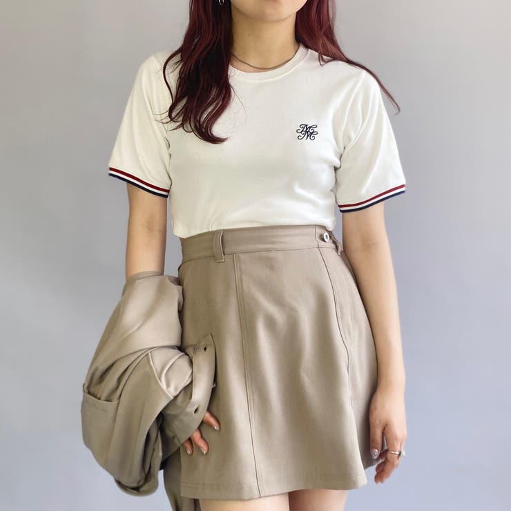 28オフホワイト | クロップド リブTシャツ／ワンポイント刺繍 | NICOLE