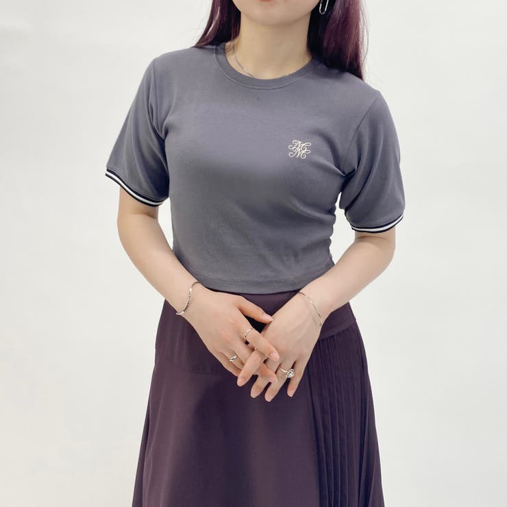 39チャコールグレー | クロップド リブTシャツ／ワンポイント刺繍 | NICOLE