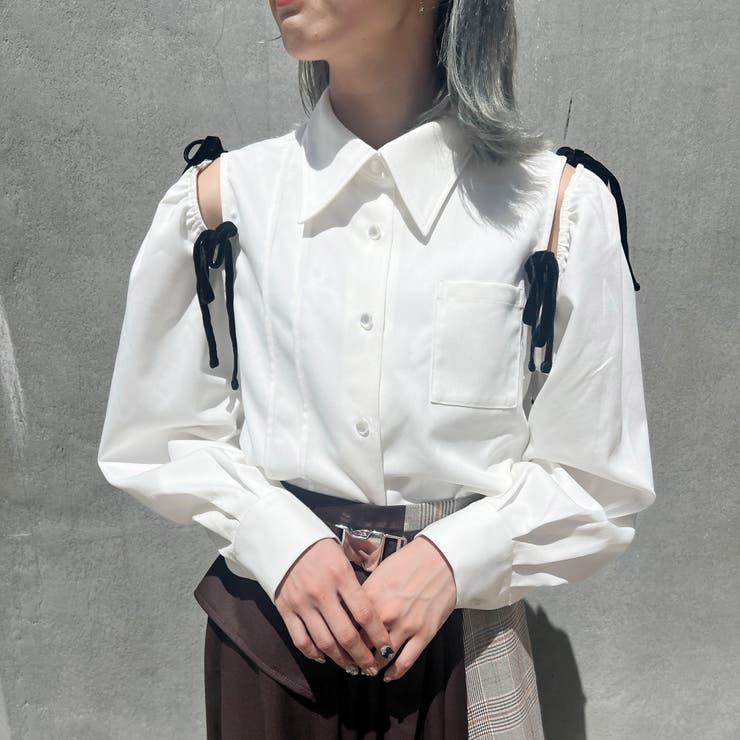 28オフホワイト | ショルダースリットブラウス | NICOLE