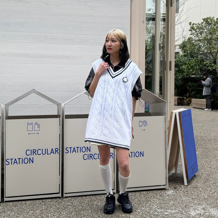 配色ケーブルニットベスト | NICOLE | 詳細画像14 